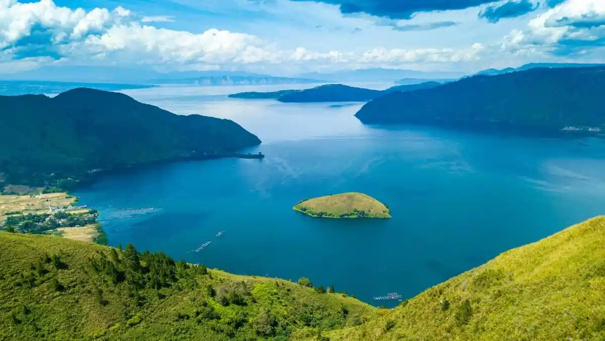MEDAN LAKE TOBA TOUR PACKAGE